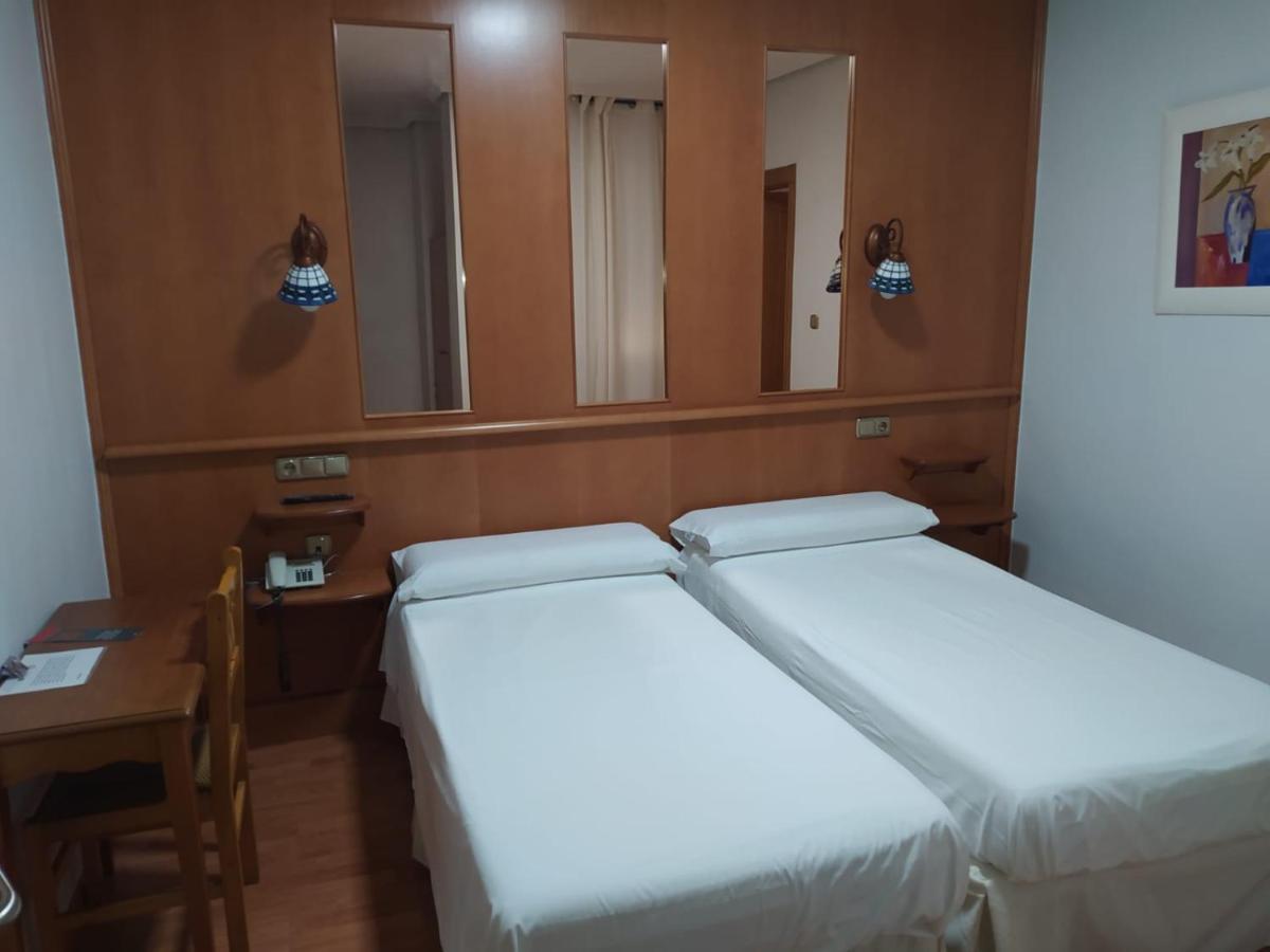 Hotel Aro'S Casas-Ibáñez Esterno foto